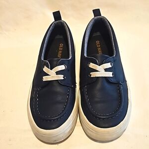 Kid's Boat shoes. Old Navy. Kid's Size 13